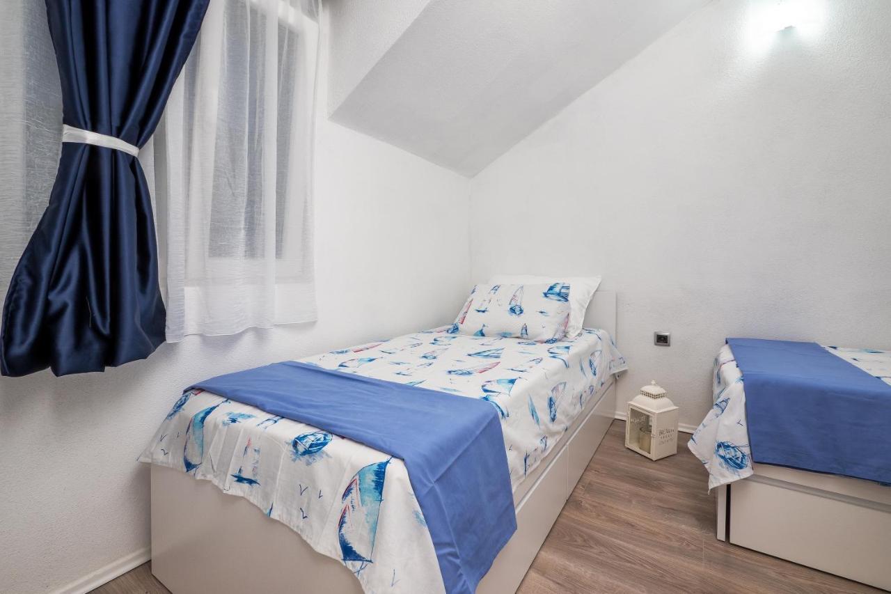 Holiday Home Beyla Pucisca Exterior photo