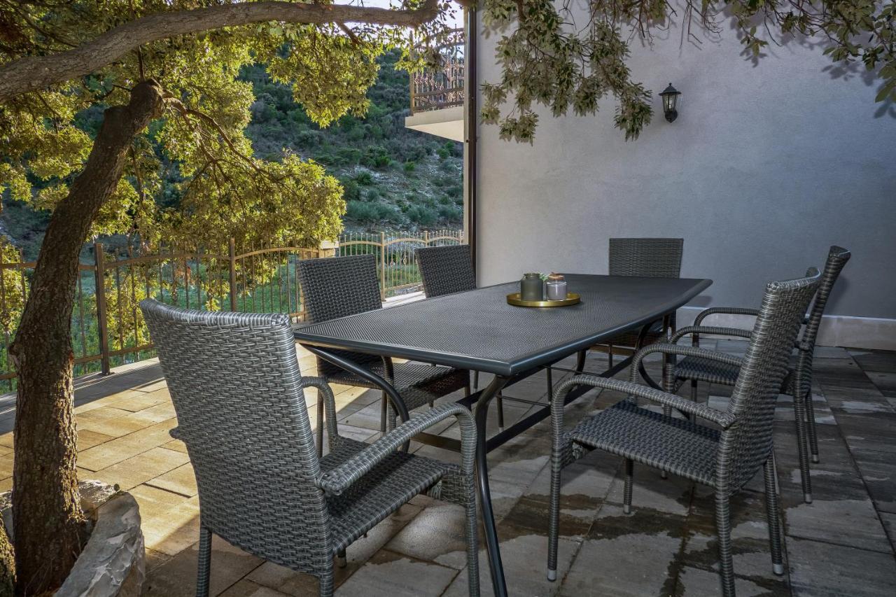 Holiday Home Beyla Pucisca Exterior photo