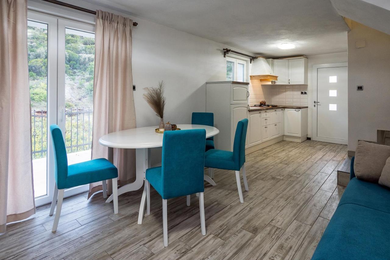 Holiday Home Beyla Pucisca Exterior photo