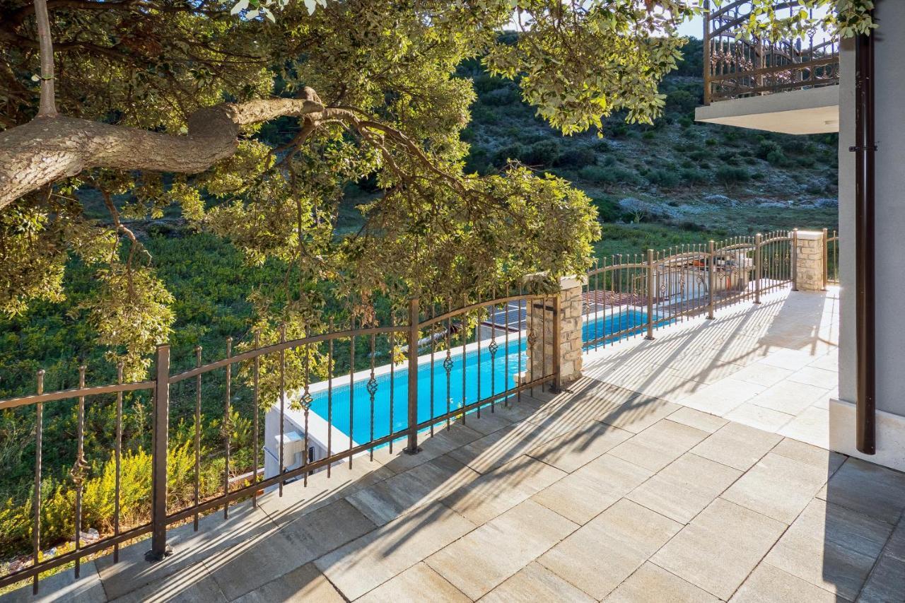 Holiday Home Beyla Pucisca Exterior photo