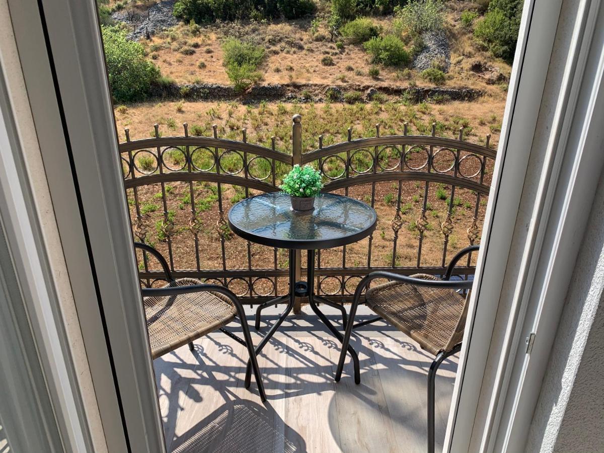 Holiday Home Beyla Pucisca Exterior photo